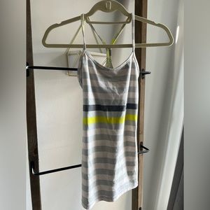 Lulu lemon power y tank